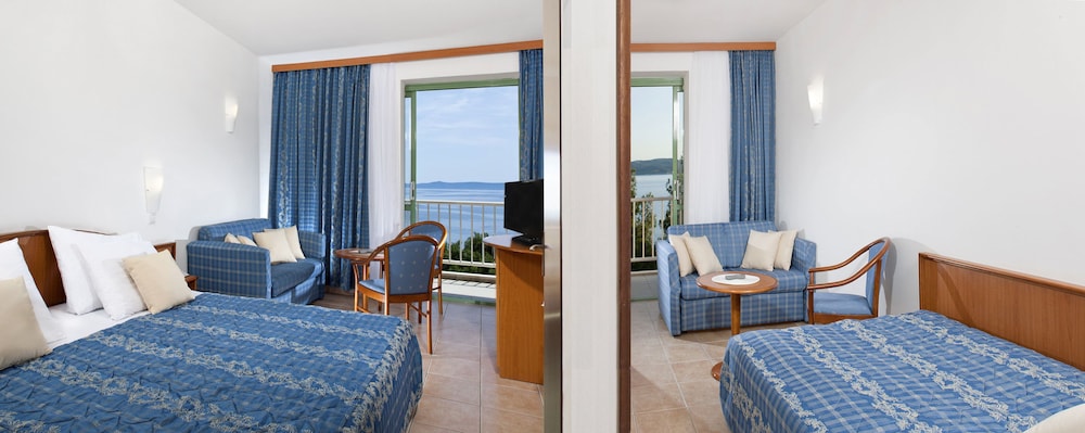 Bluesun Hotel Marina 25/35