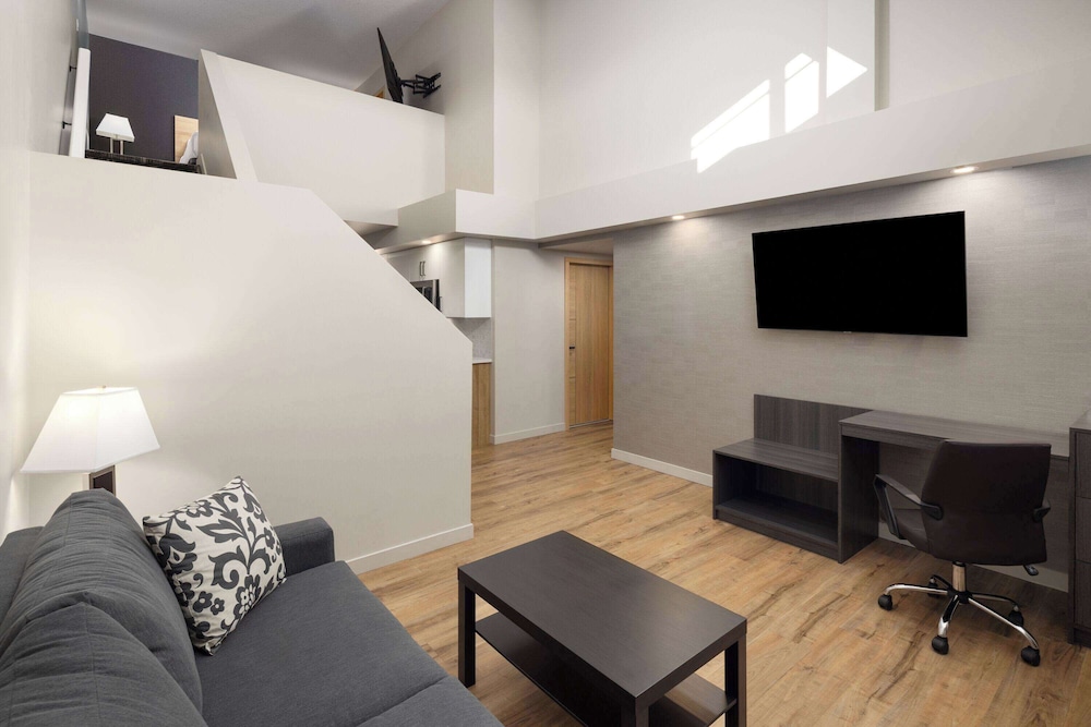 Baymont by Wyndham West Edmonton 39/50