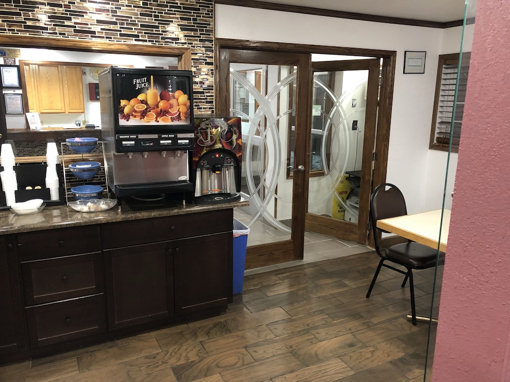 Americas Best Value Inn & Suites-Sidney 7/37
