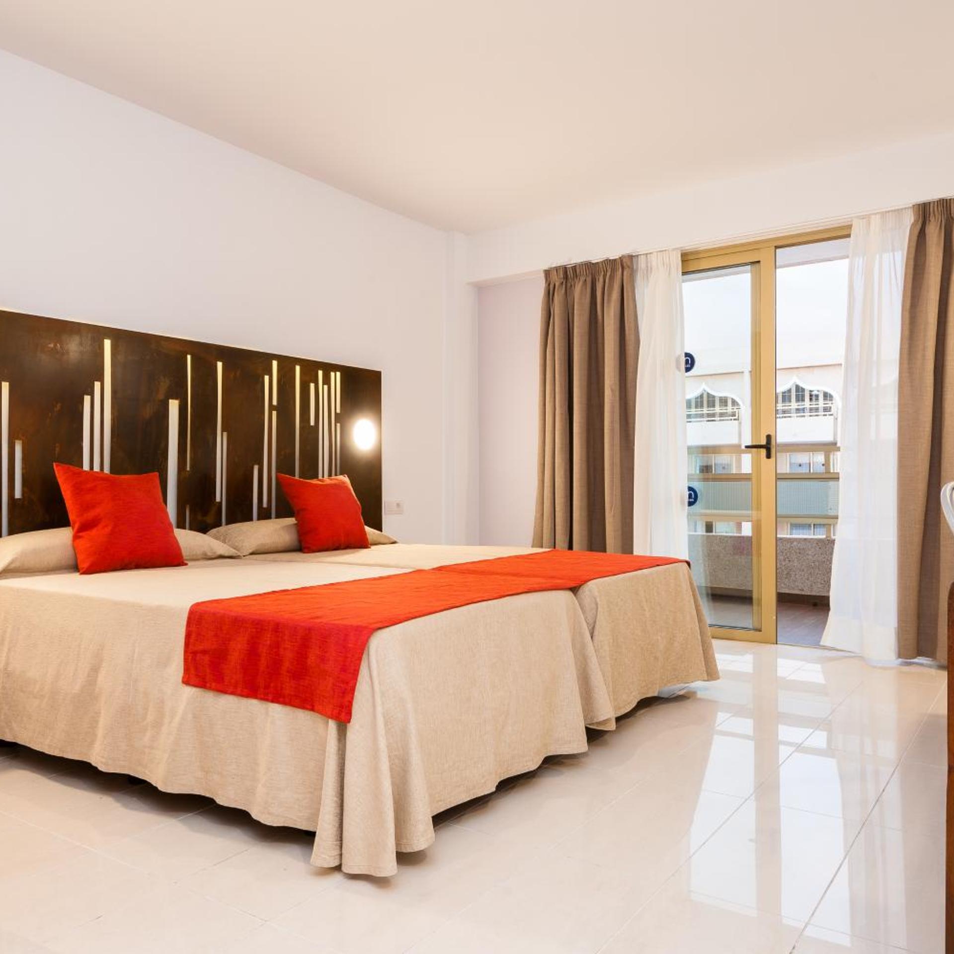 Room, Single, Double or Twin Bed