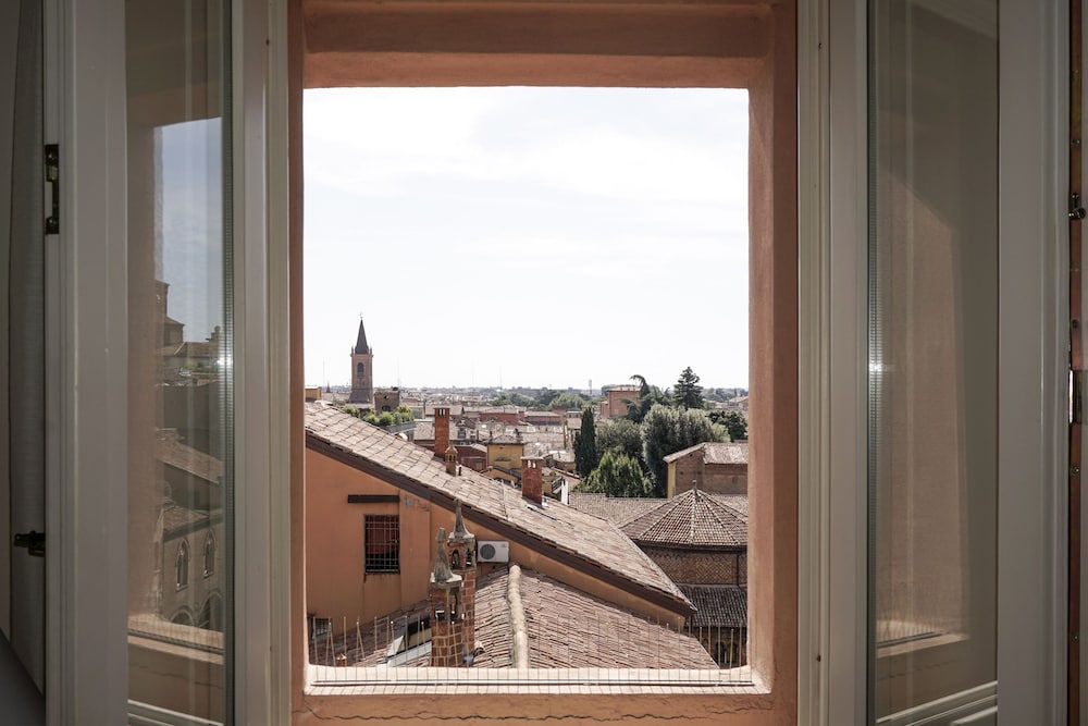 Casa Isolani Santo Stefano 43/48