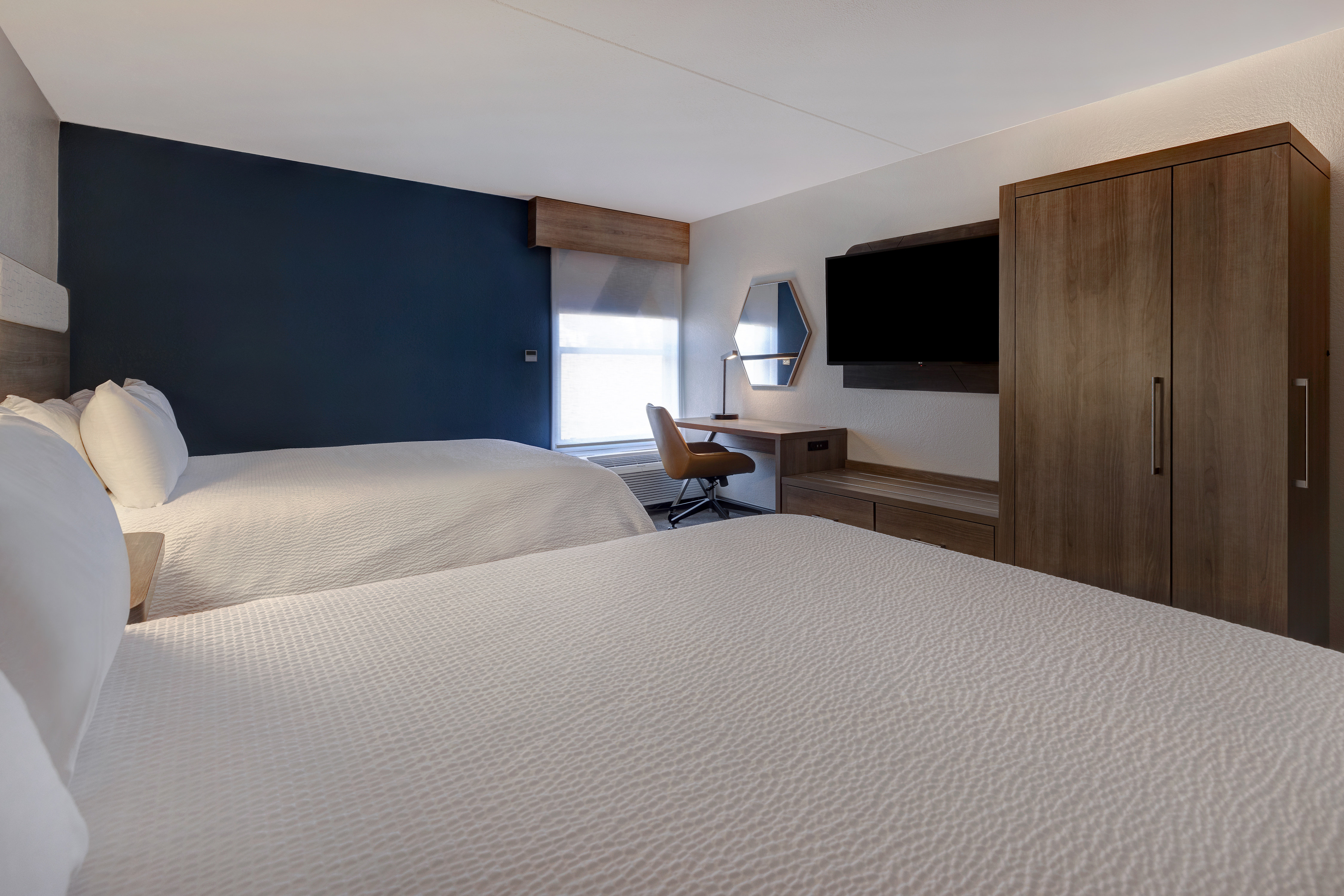 Holiday Inn Express & Suites Central Omaha, an IHG Hotel 17/50