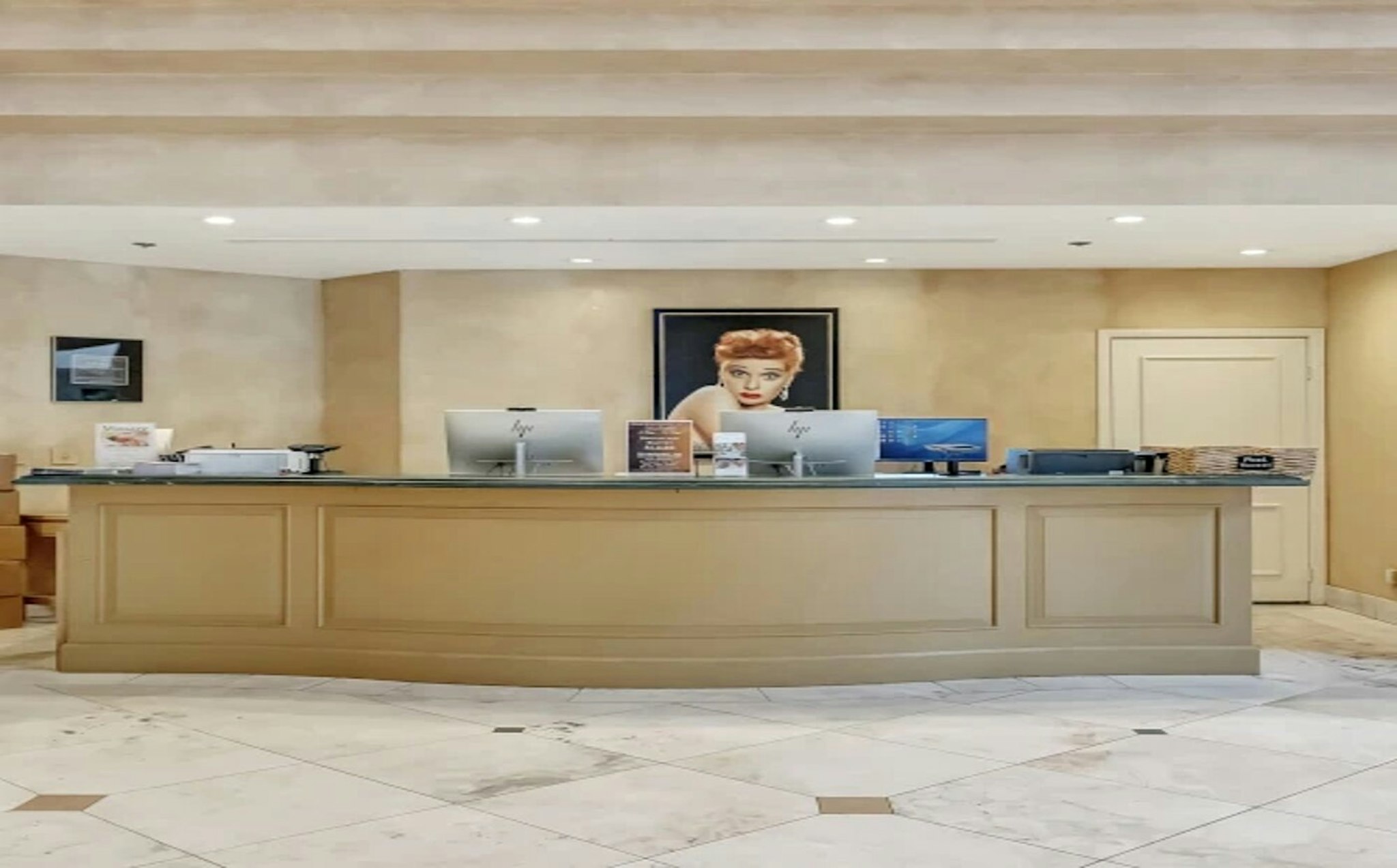 Indian Wells Resort Hotel 8/39