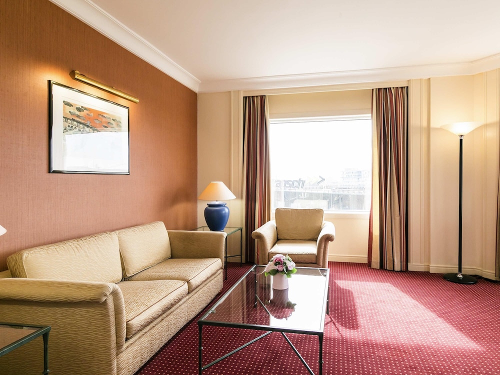 Pullman Bucharest World Trade Center Hotel 56/74