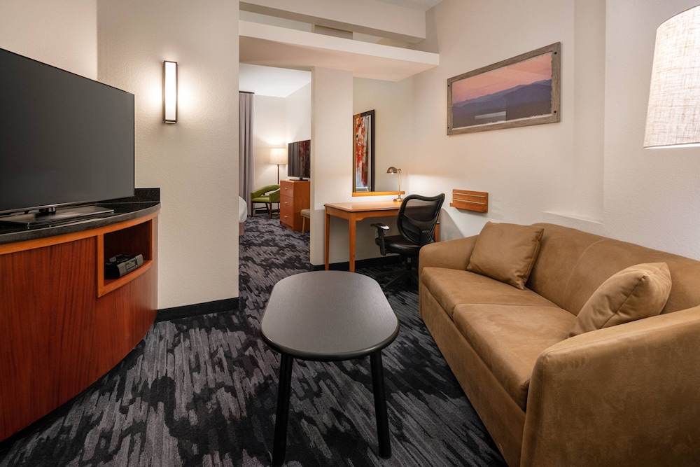 Fairfield Inn & Suites Visalia Tulare 15/25