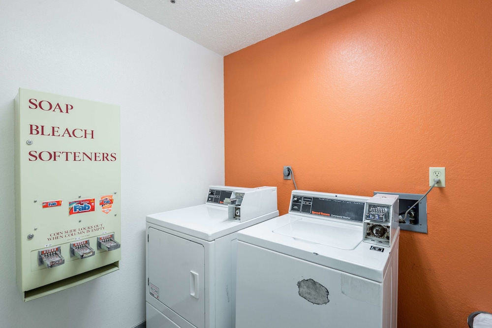 Motel6 Waterloo, IA 36/50