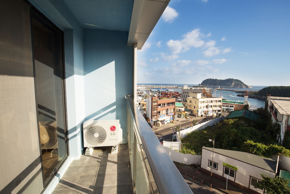 BK HOTEL JEJU 9/50