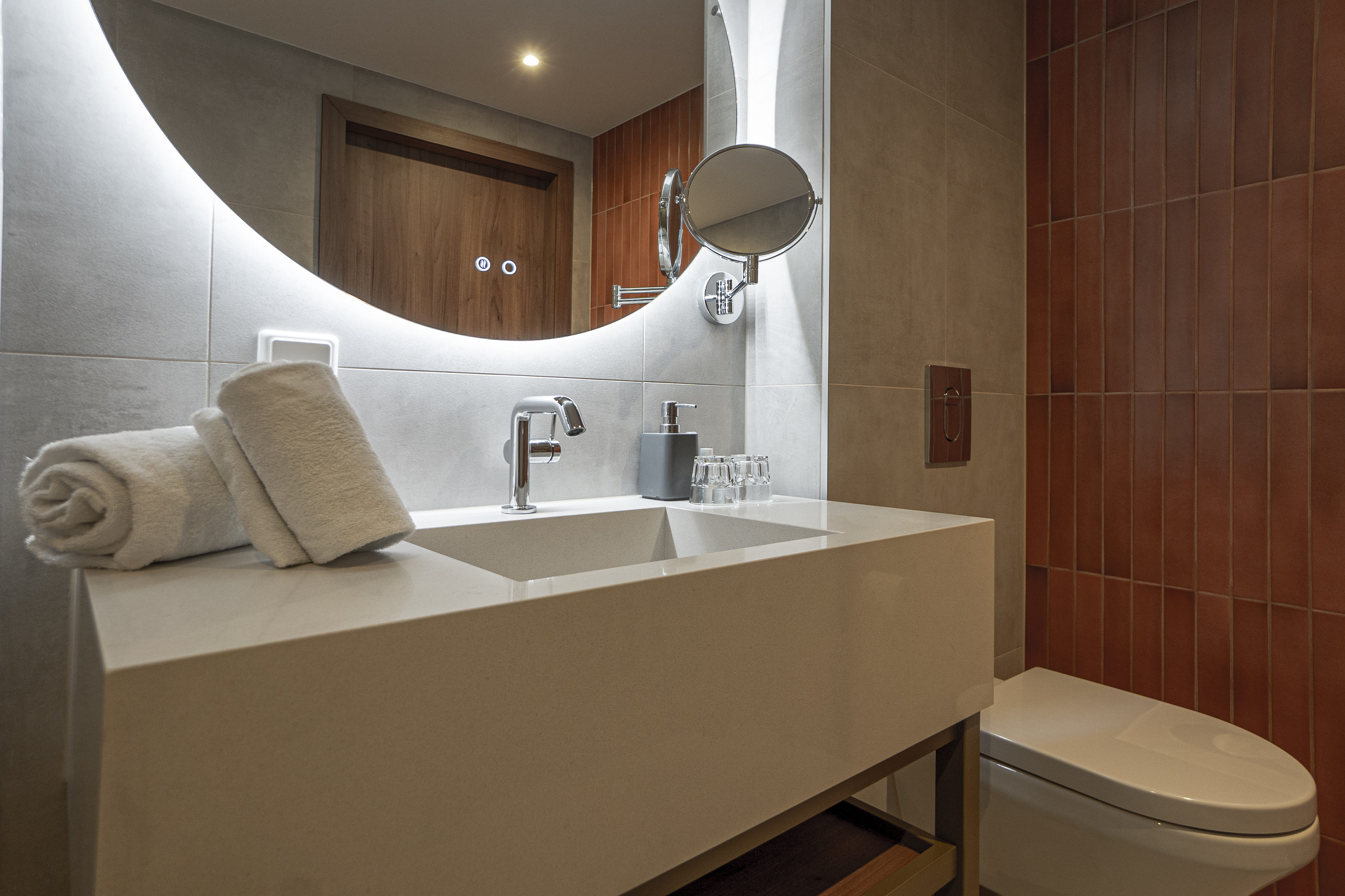 غرفة قياسية بسريرين منفصلين، FortyPlusOne Hotel 7/7