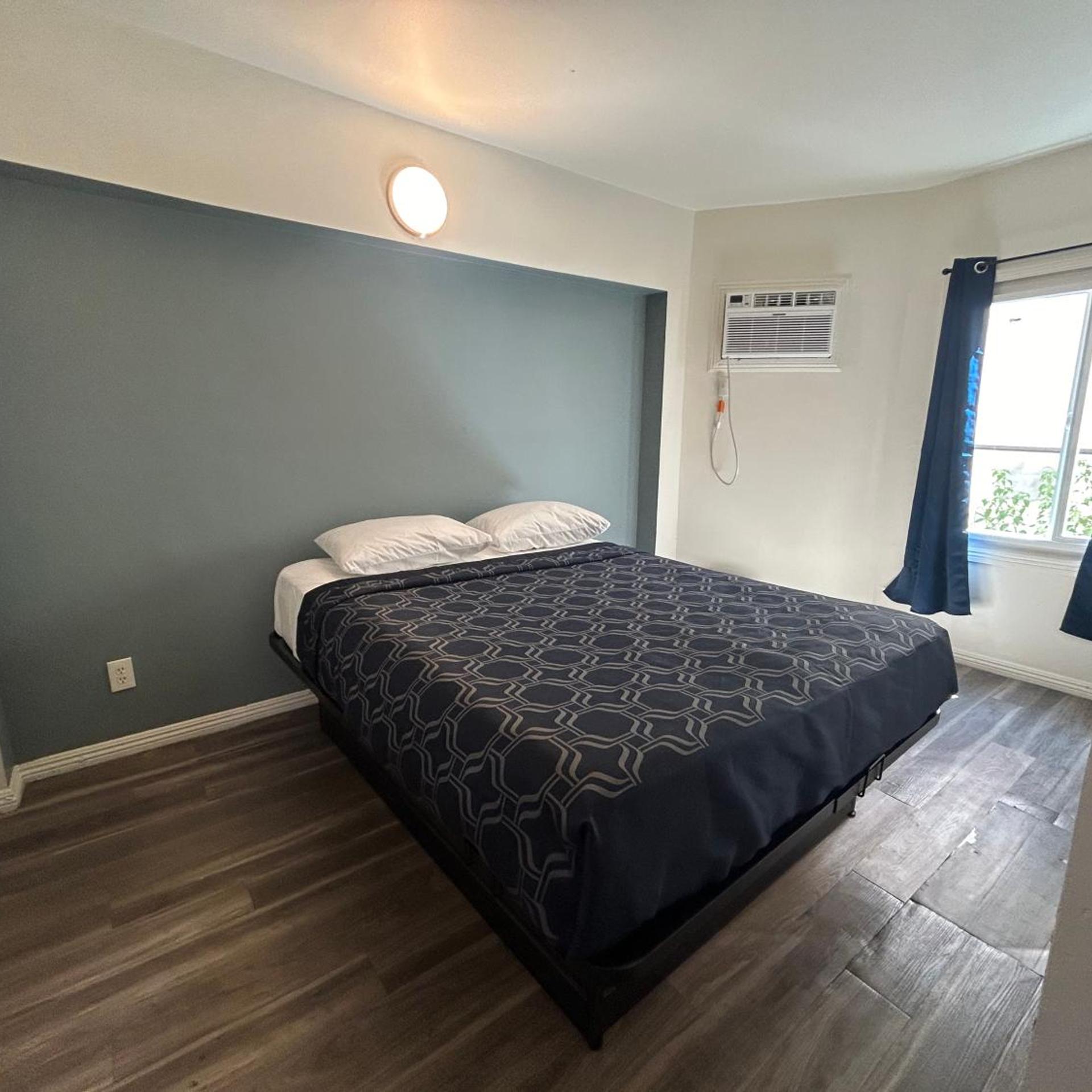 Budget Inn Hollywood 11/32