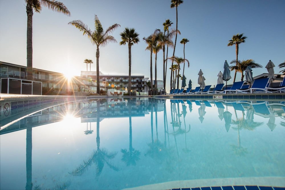 SeaCrest Oceanfront Hotel 43/70