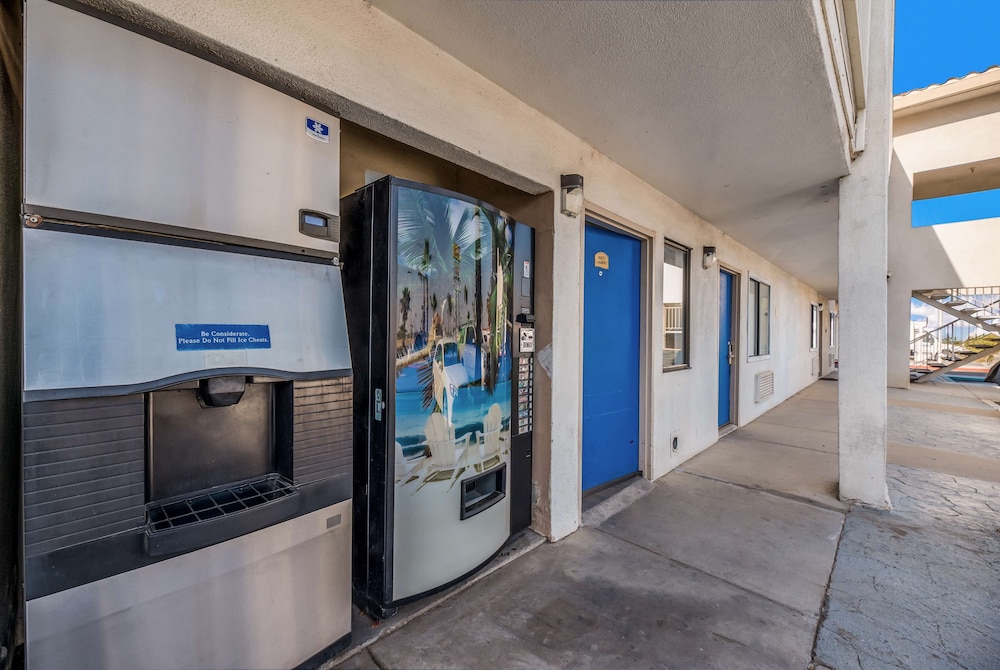 Motel6 Westley Ca 8/40