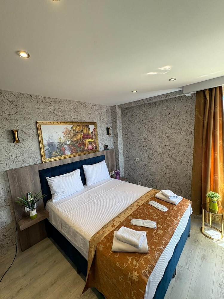 Peker Hotel 17/50