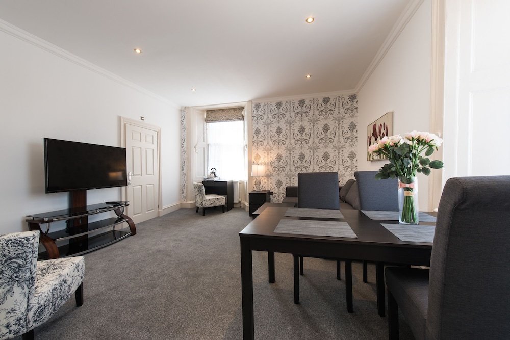 Royal Princes Suites 26/37