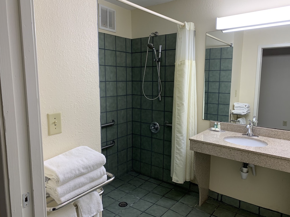 Quality Inn Montgomery South 15/33