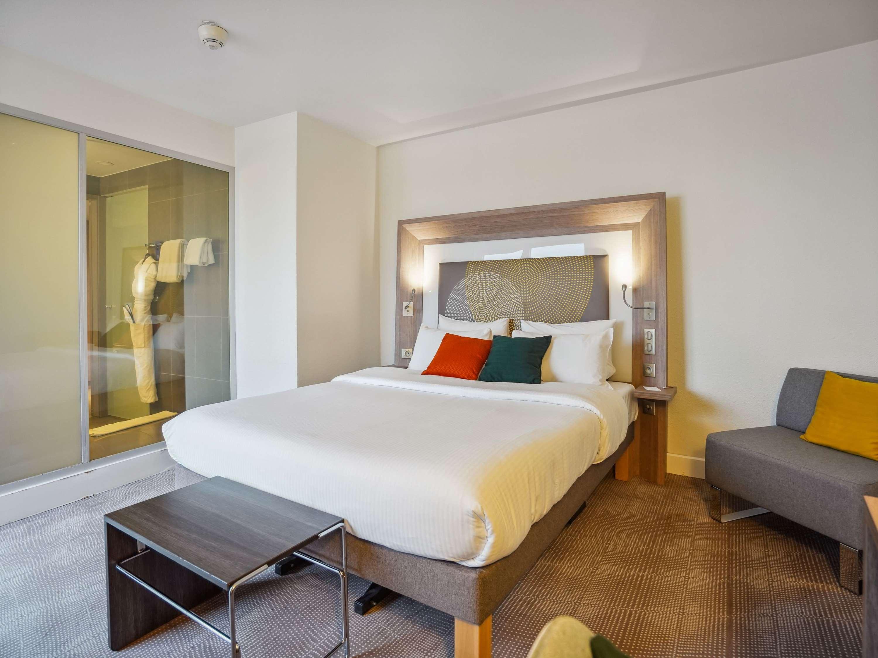 EXECUTIVE, QUEEN BED, TERRACE