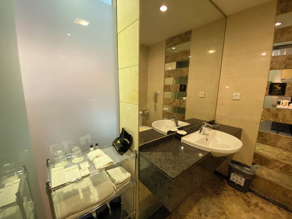 Yinfeng International Apartment 46/50