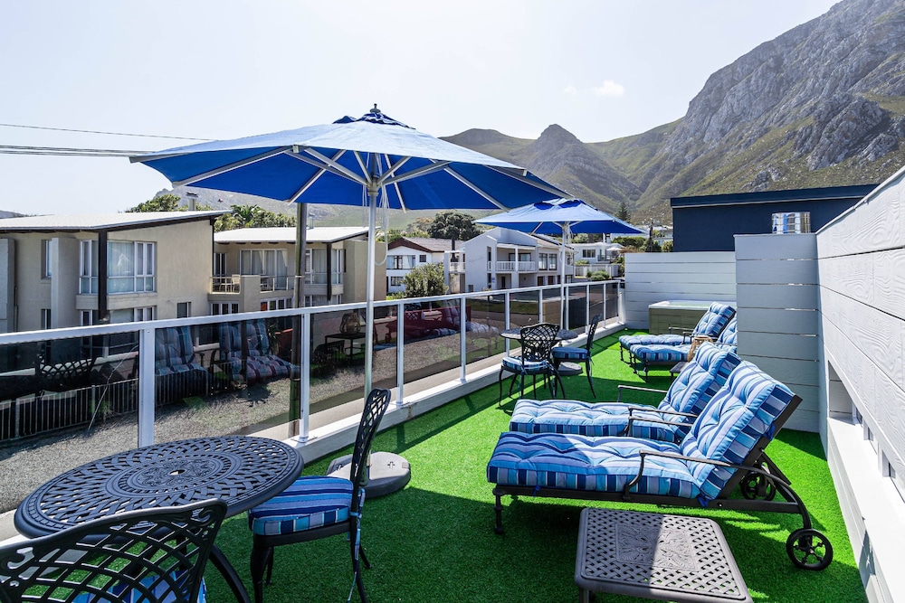 Whale Coast Ocean Villa 40/50