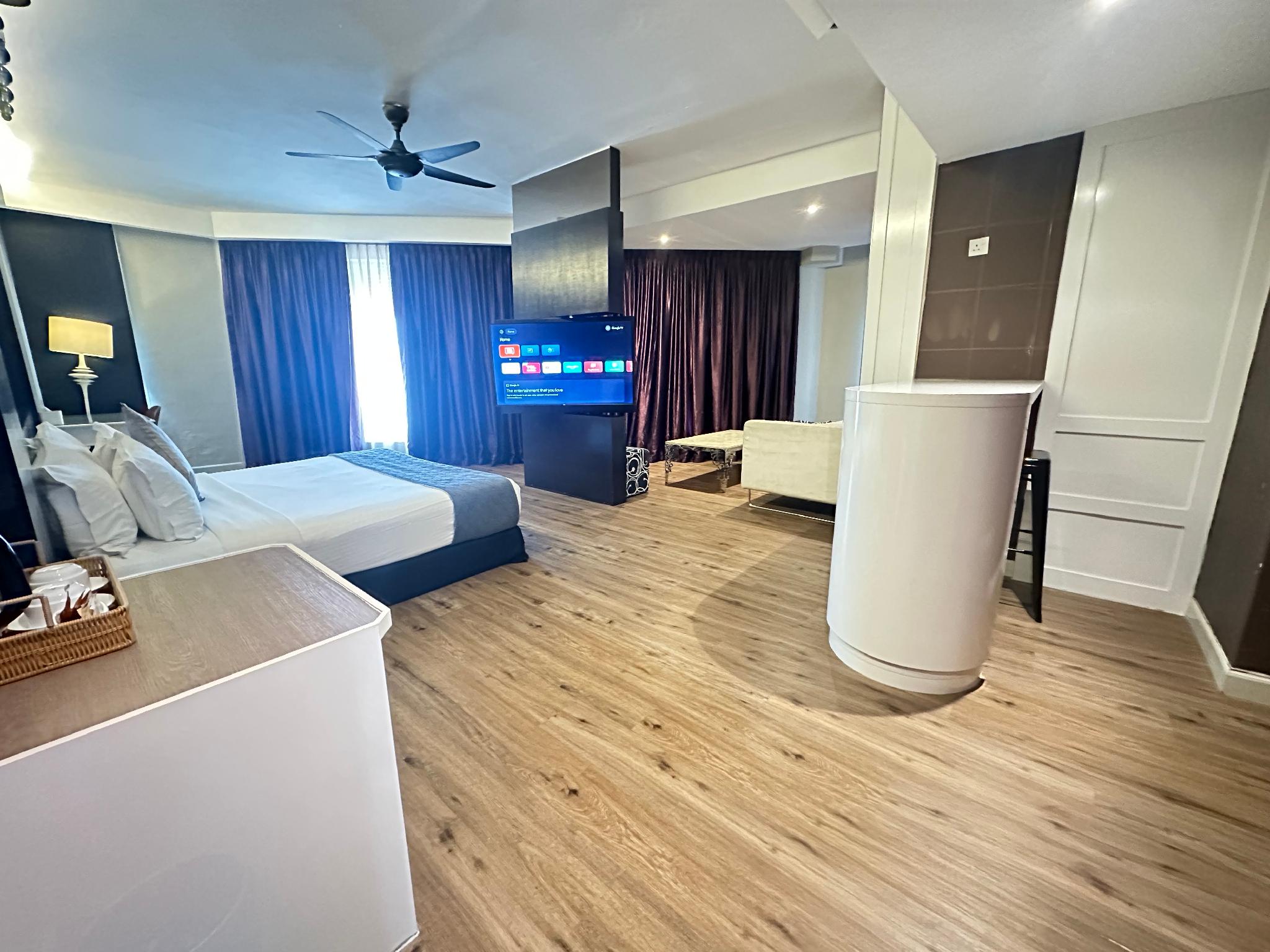 Celebration, Suite, Double Bed, Hot Tub