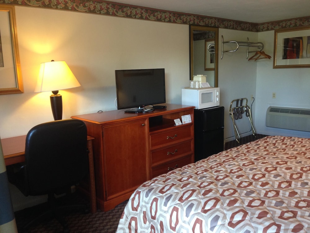 Americas Best Value Inn Palmyra Hershey 8/30