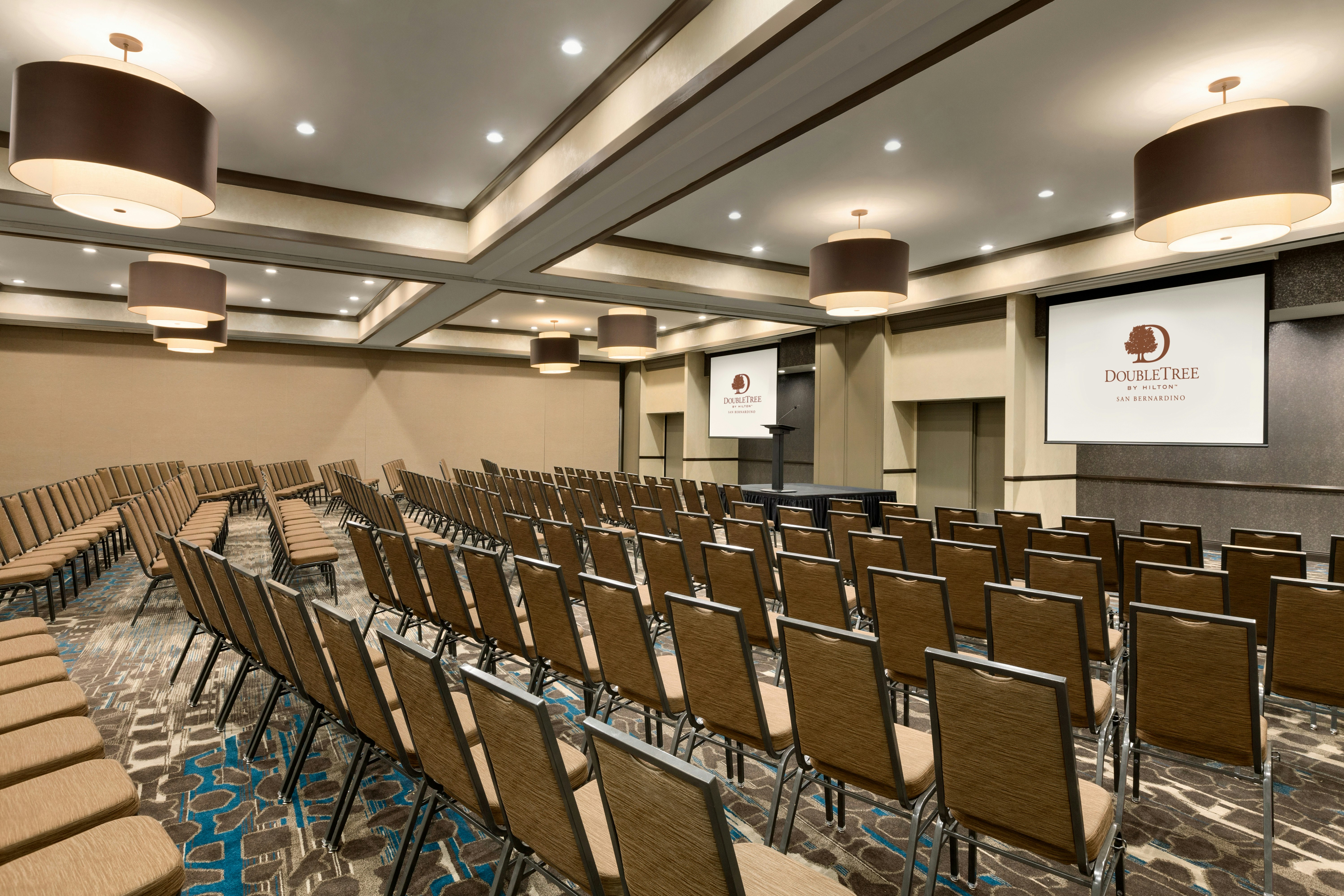 DoubleTree by Hilton Hotel San Bernardino 23/32