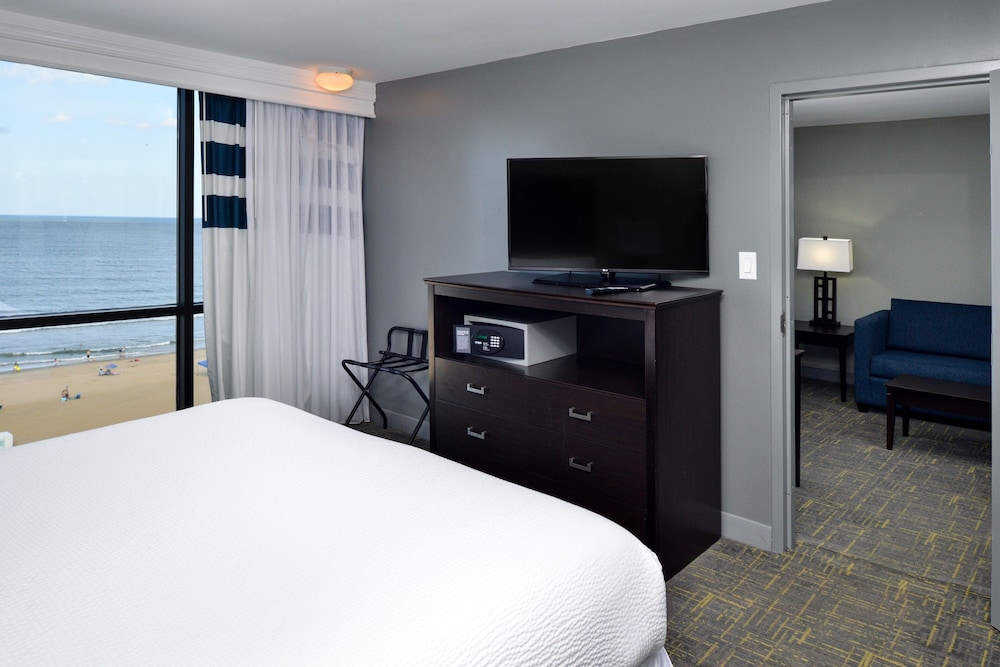 Four Points By Sheraton Virginia Beach Oceanfront 14/30