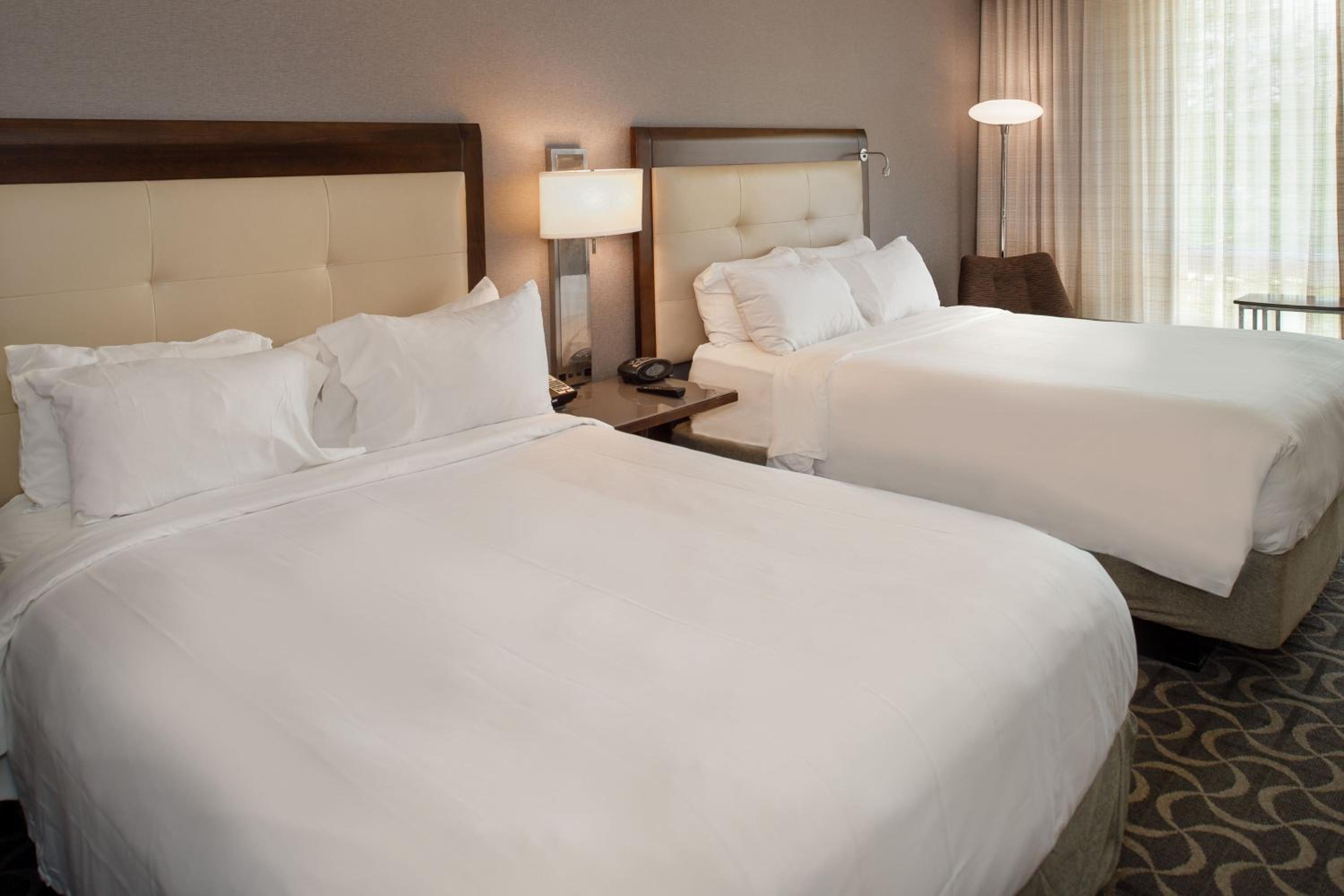 غرفة قياسية بسريرين مزدوجين، Marriott St. Louis Airport 4/10