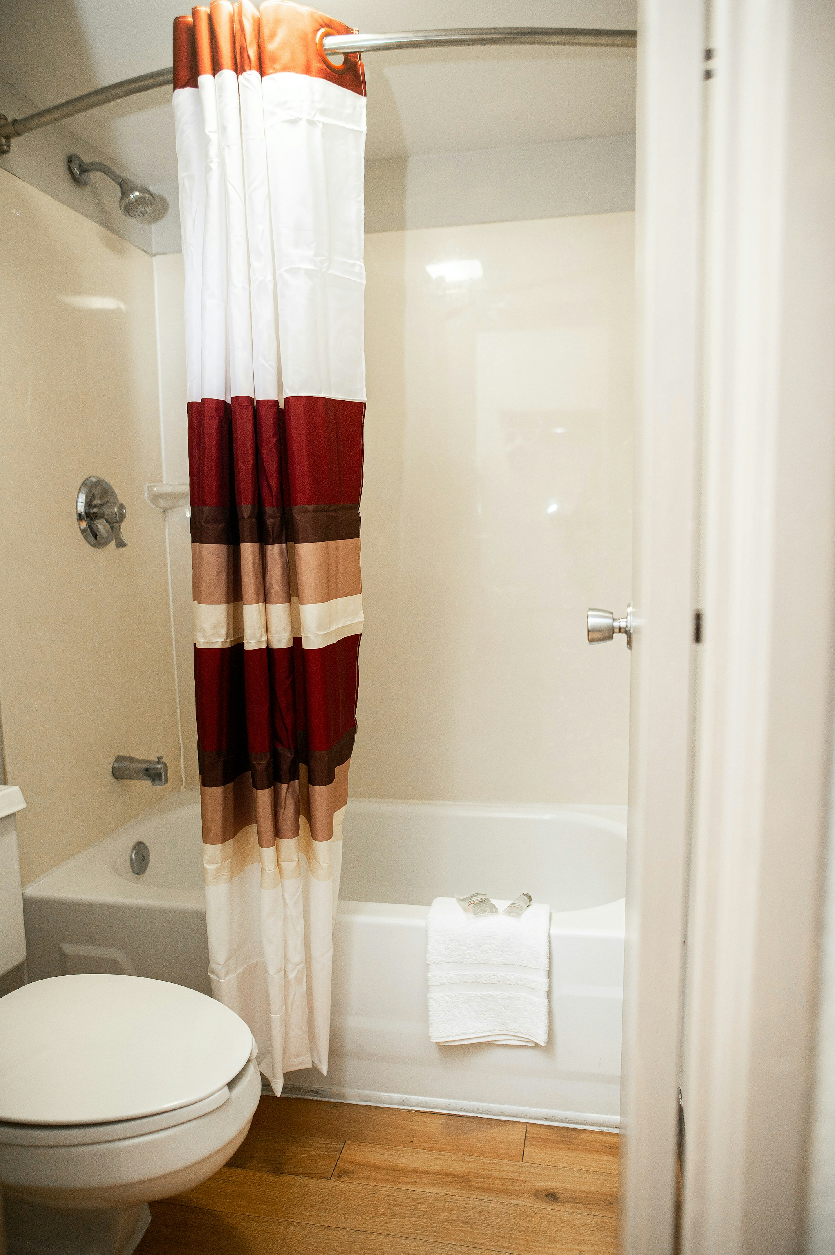 غرفة ديلوكس بسريرين مزدوجين، Red Roof Inn Rochester - Henrietta 3/4