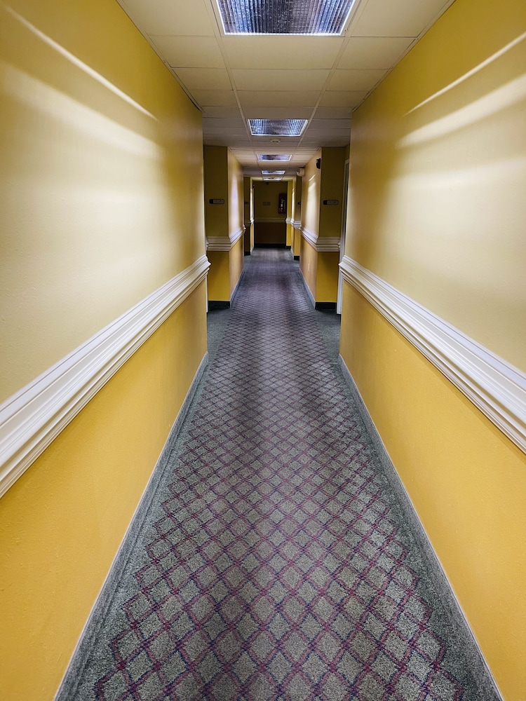 Mountain Inn and Suites Dunlap 9/22