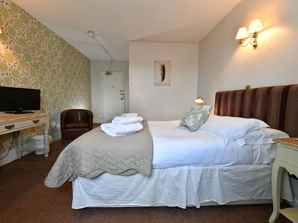 The Lansdowne Hotel 40/55