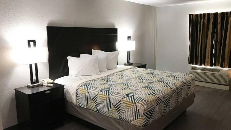 Home Place Suites 18/38