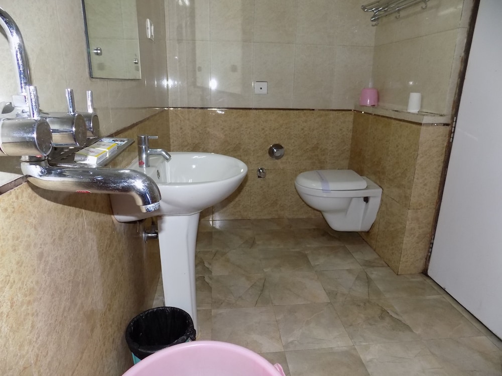 Hotel Simran 39/43
