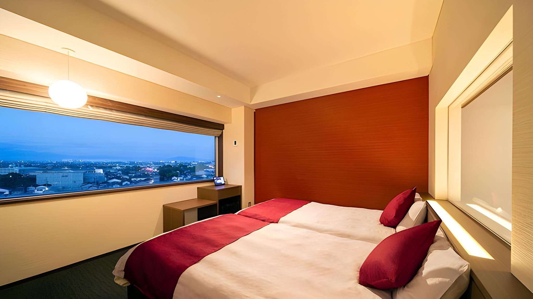 Moderate, Twin Beds