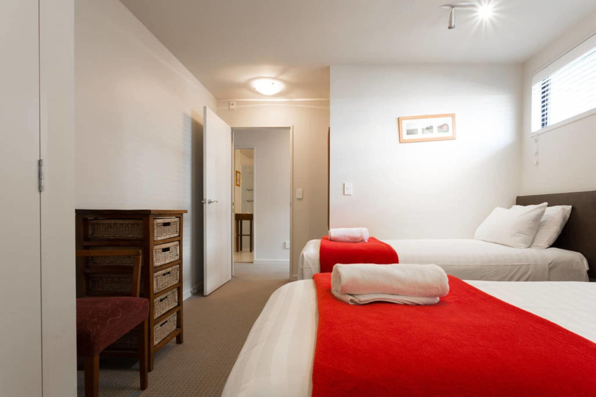 4 Bedrooms, Apartment, Mountain View, 2 Bathrooms