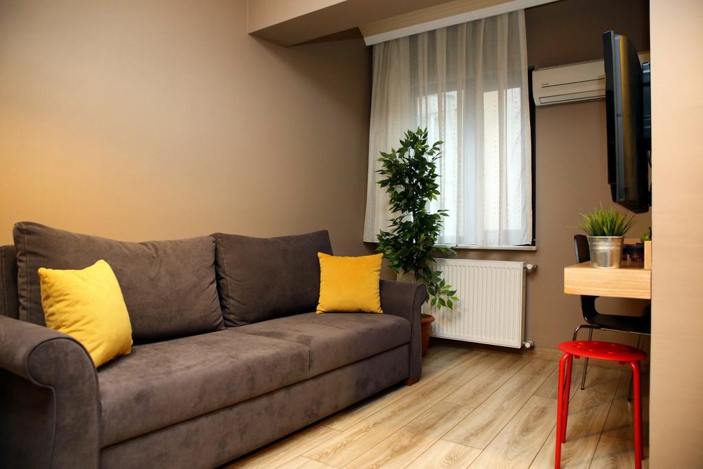 AKIN SUITES 14/24