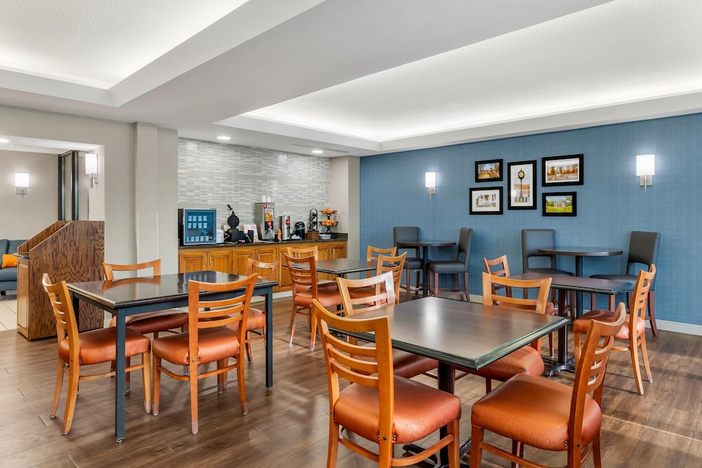 Pear Tree Inn Cape Girardeau West 33/50
