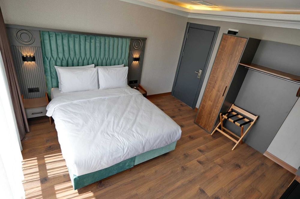Shelton Airport Otel 34/57