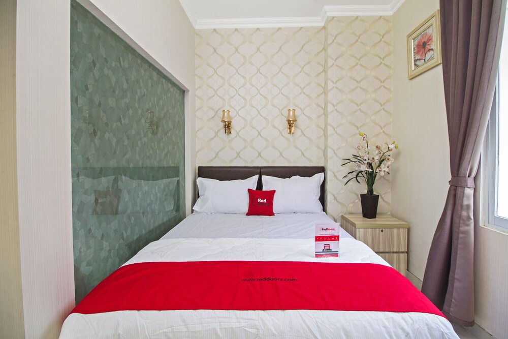 Reddoorz Plus Cideng Barat 11/21