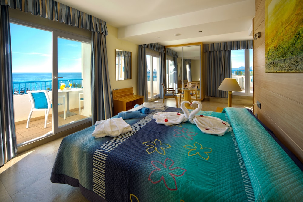 Punta Del Cantal Hotel Suites 13/48