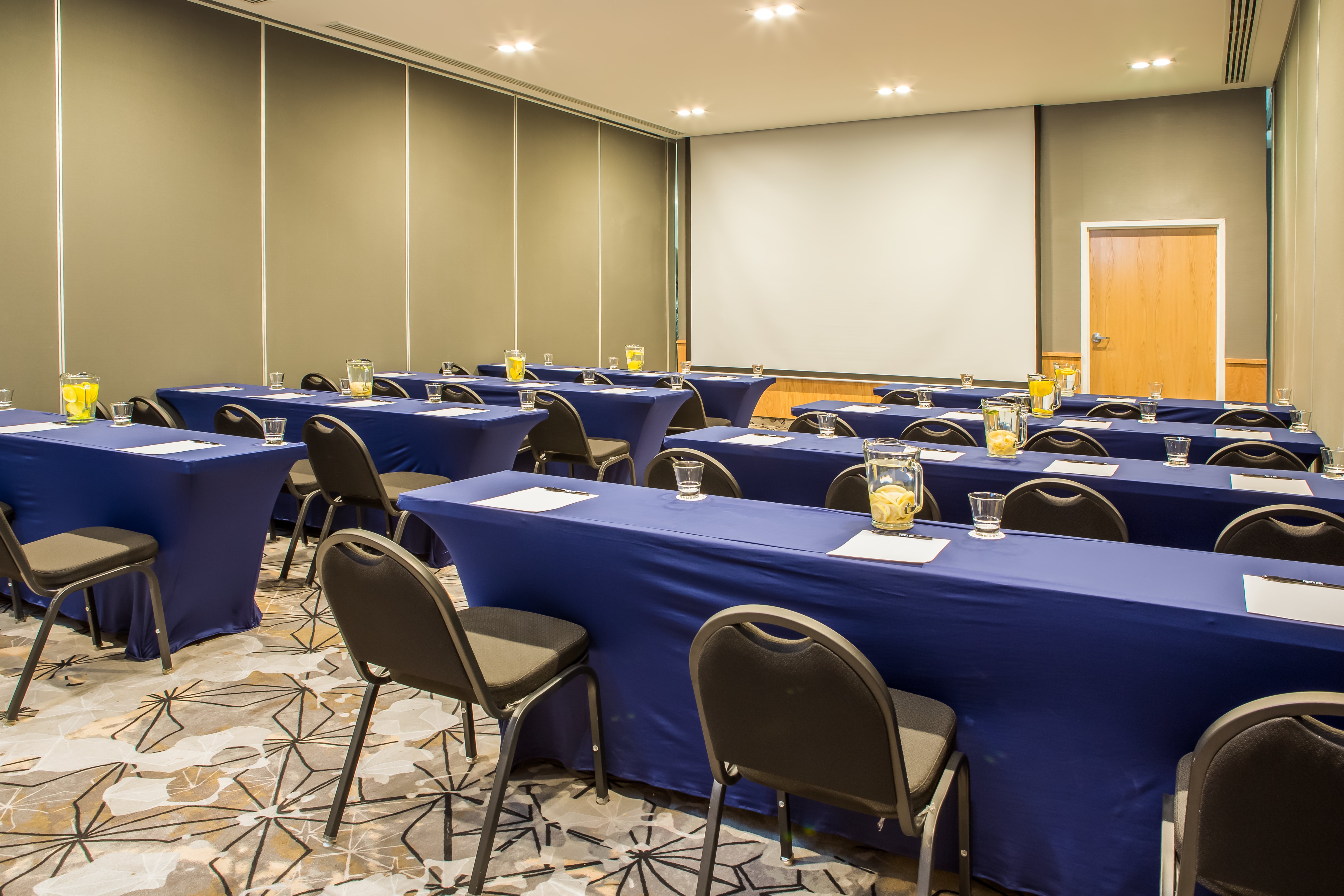Fiesta Inn Express Forum Buenavista 55/73