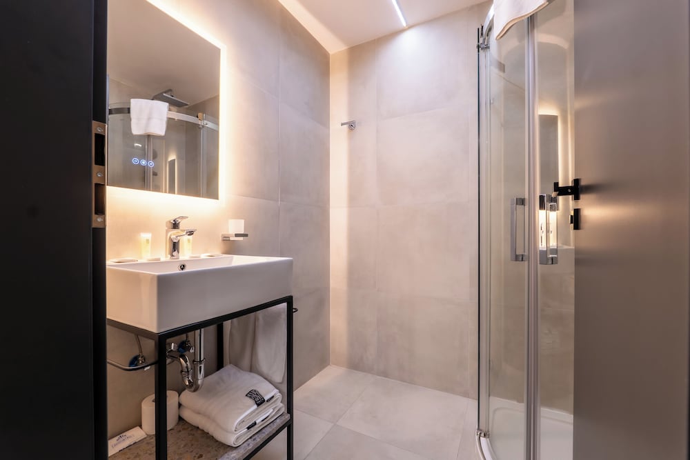 Onyx Hotel 163/163