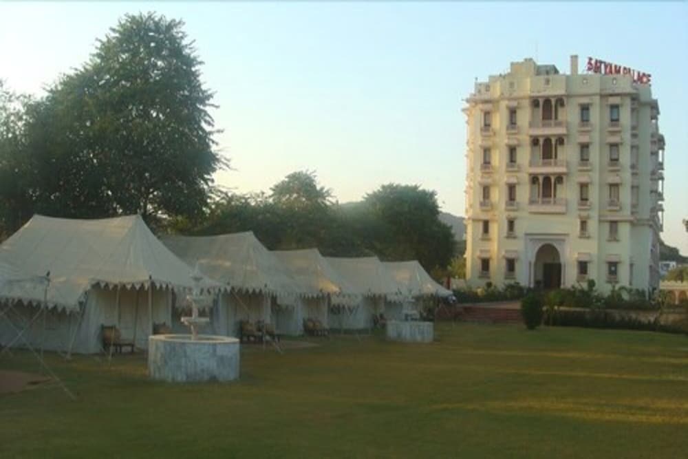 Hotel Satyam Palace 6/56
