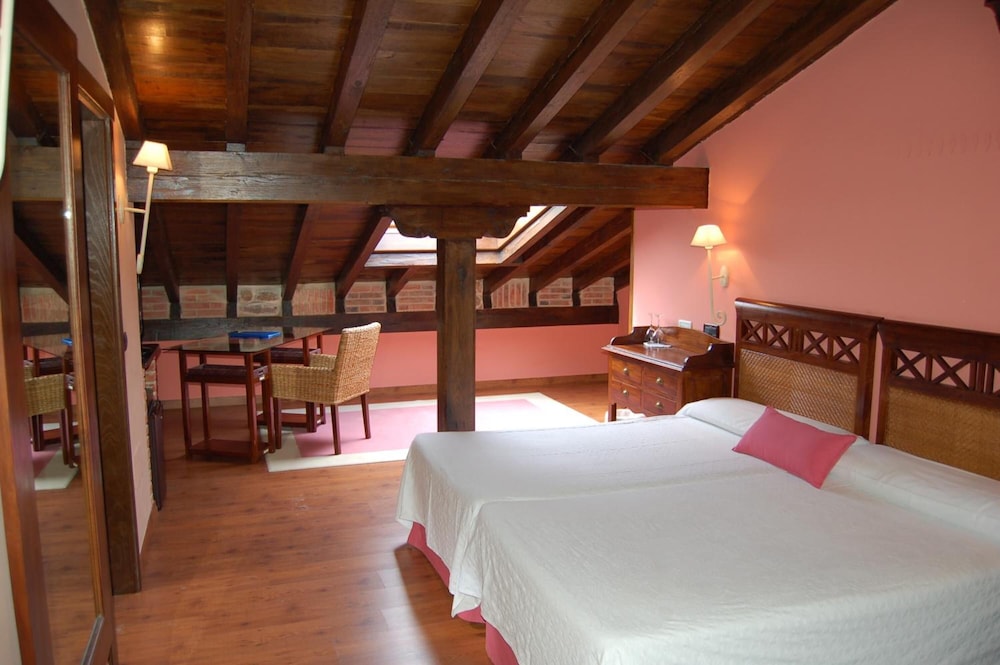 La Casona de Revolgo 23/44