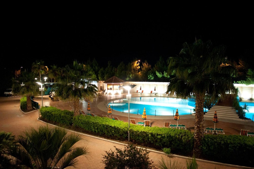 Oasiclub Hotel - Appartamenti 26/32