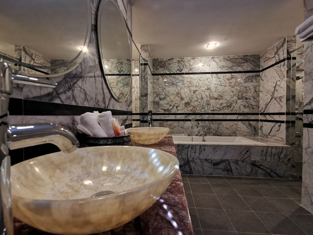 CHANTHAPANYA HOTEL 27/44