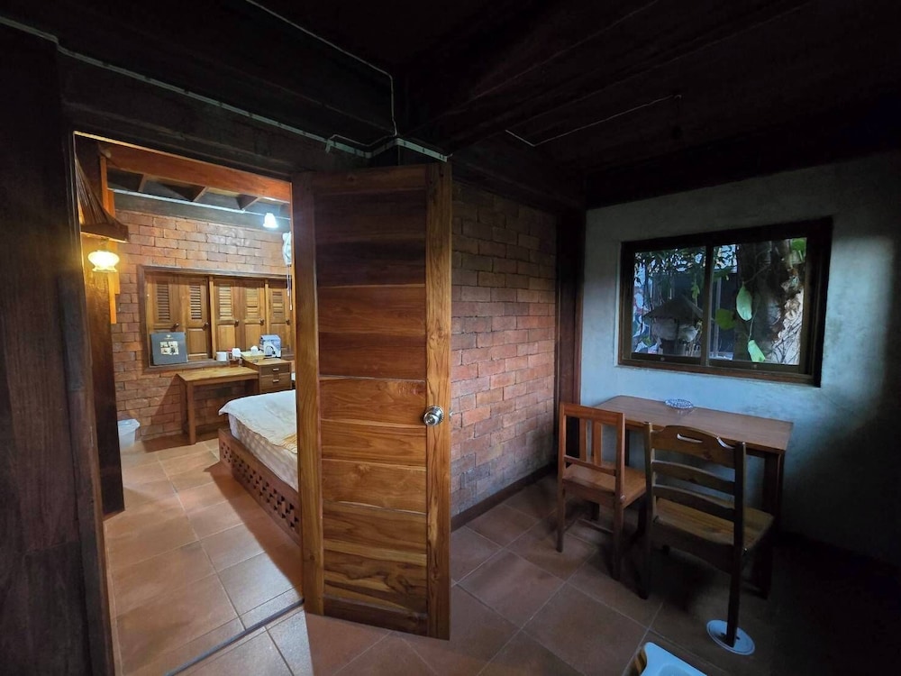 Klong Suan Plu Resort 25/50