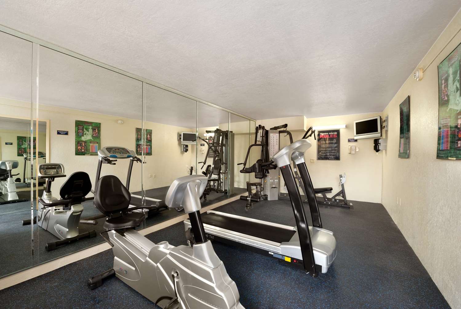 Days Inn by Wyndham Orlando Conv. Center/International Dr 32/43