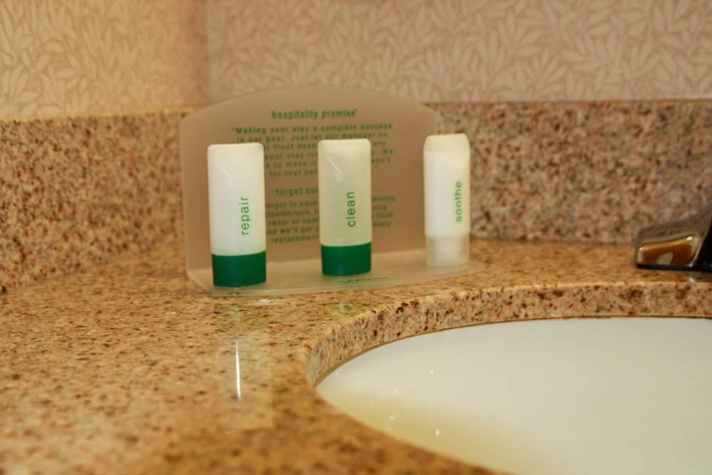 Holiday Inn Express Hotel And Suites Manchester Airport 31/72