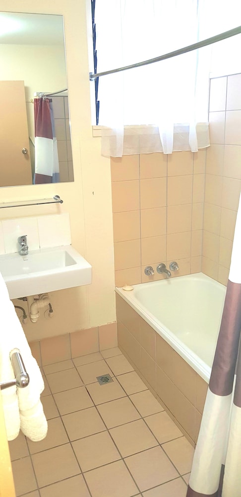 Hotel Tropiq 83/95