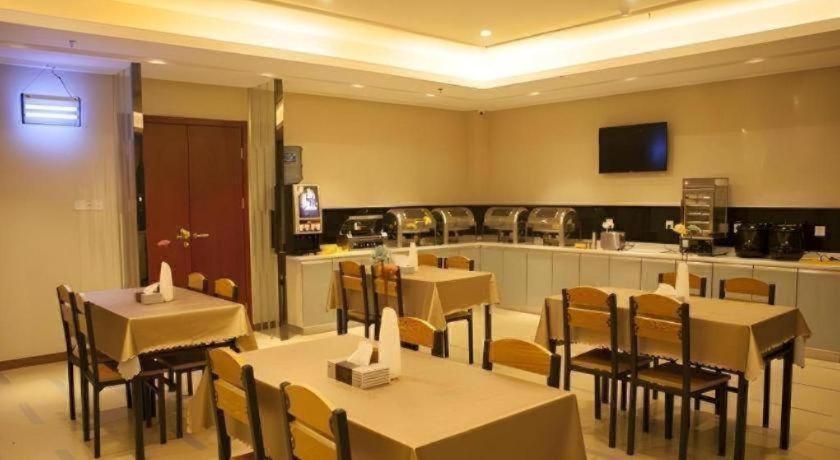 GreenTree Inn Jiansu Nantong Tongzhouwan Huanghe Road Business Hotel 32/41