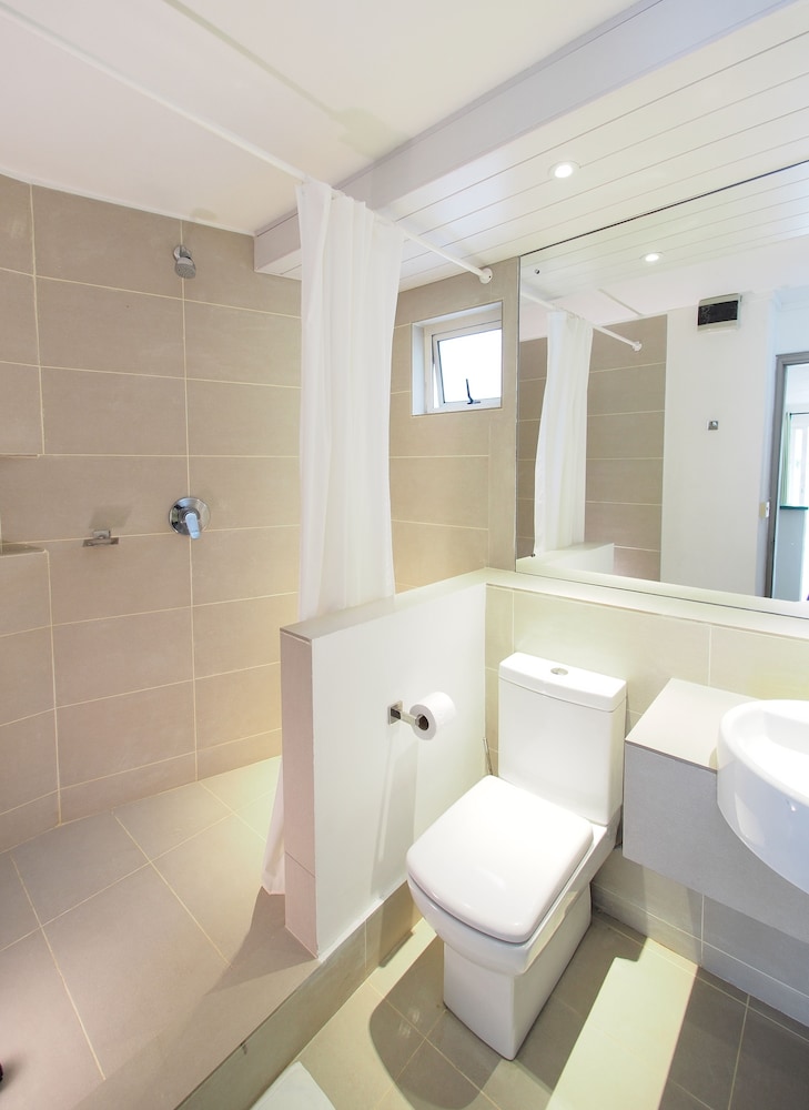 Le Beachclub Serviced Apartments And Villas 73/77